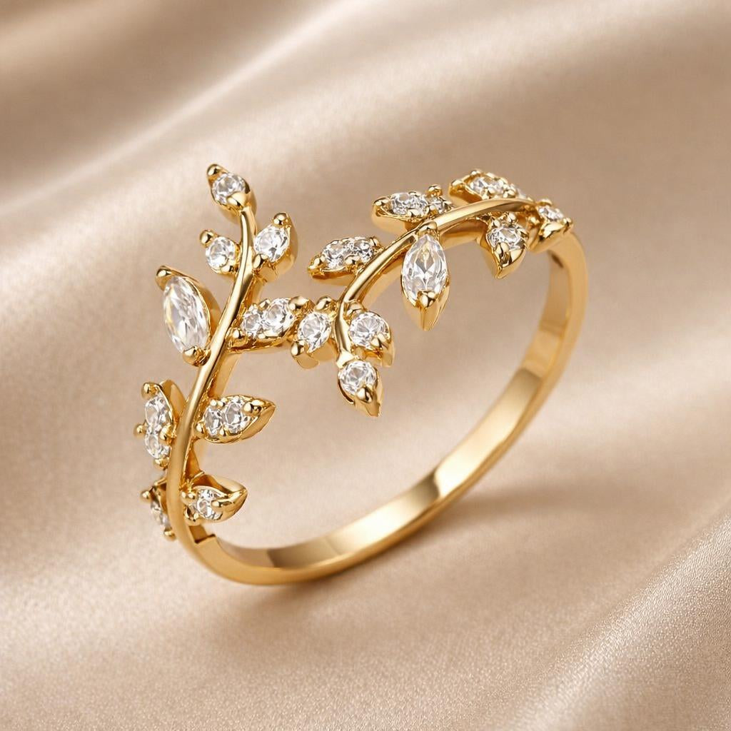 Vine Ring in White Gold with Zirconia