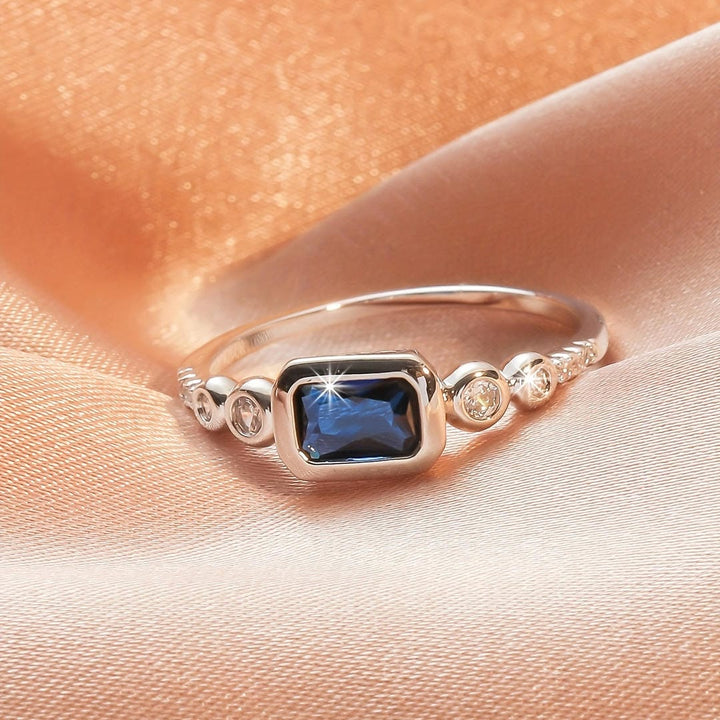 Nereine™ - White Gold Sapphire Ring