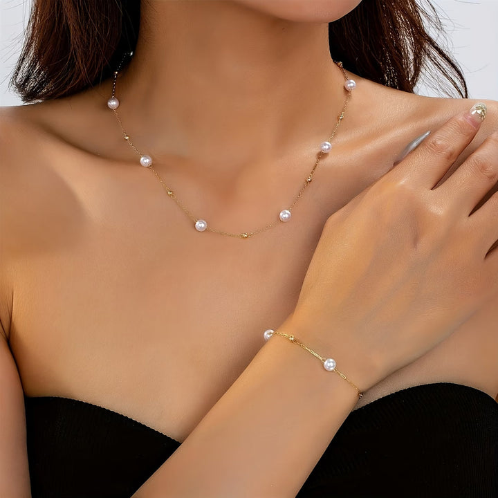 Set of Jewelry with Delicate Pearl Chain