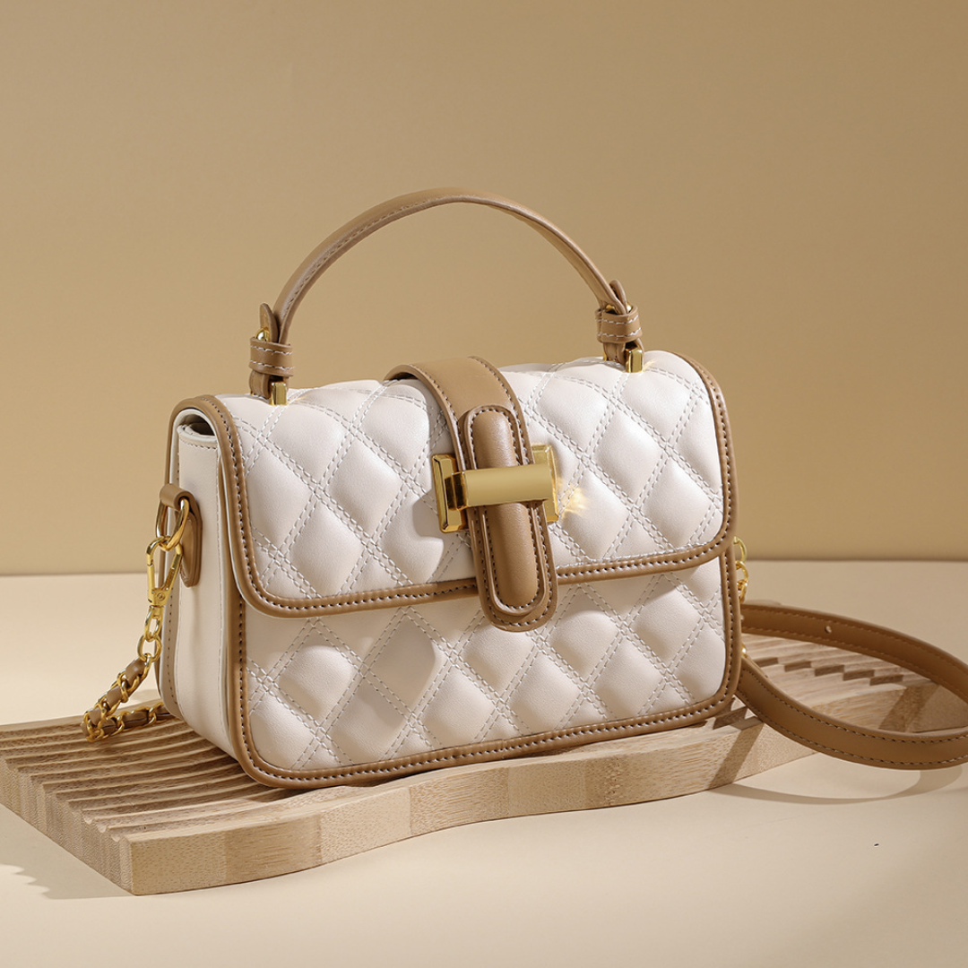 Briar Finch Tote Bag