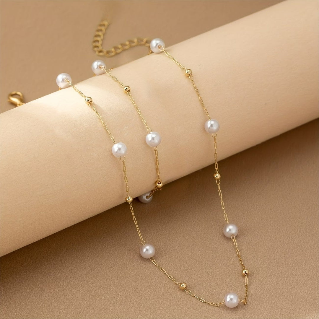 Set of Jewelry with Delicate Pearl Chain