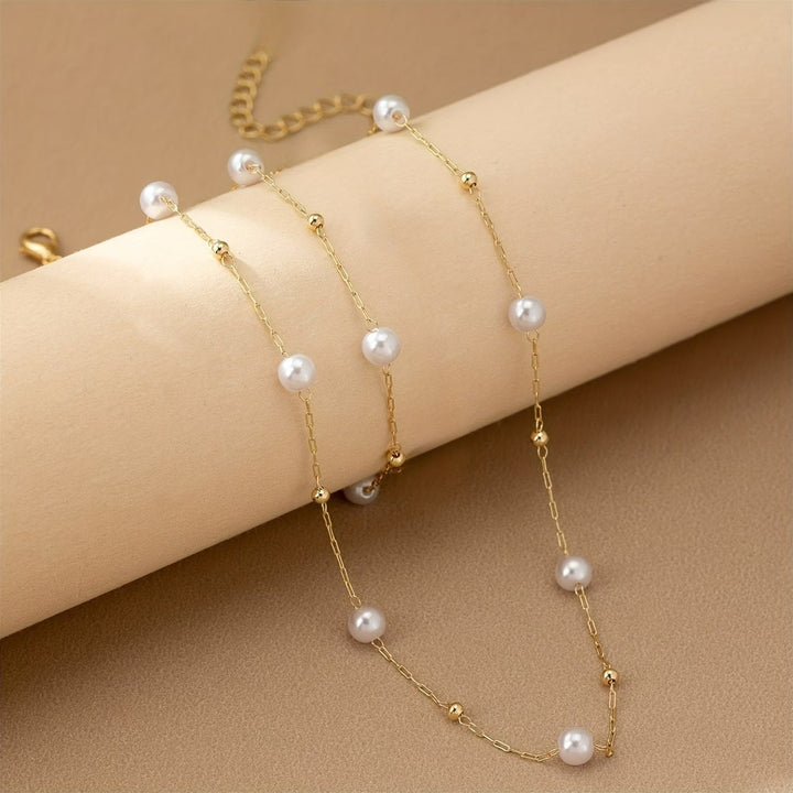 Set of Jewelry with Delicate Pearl Chain