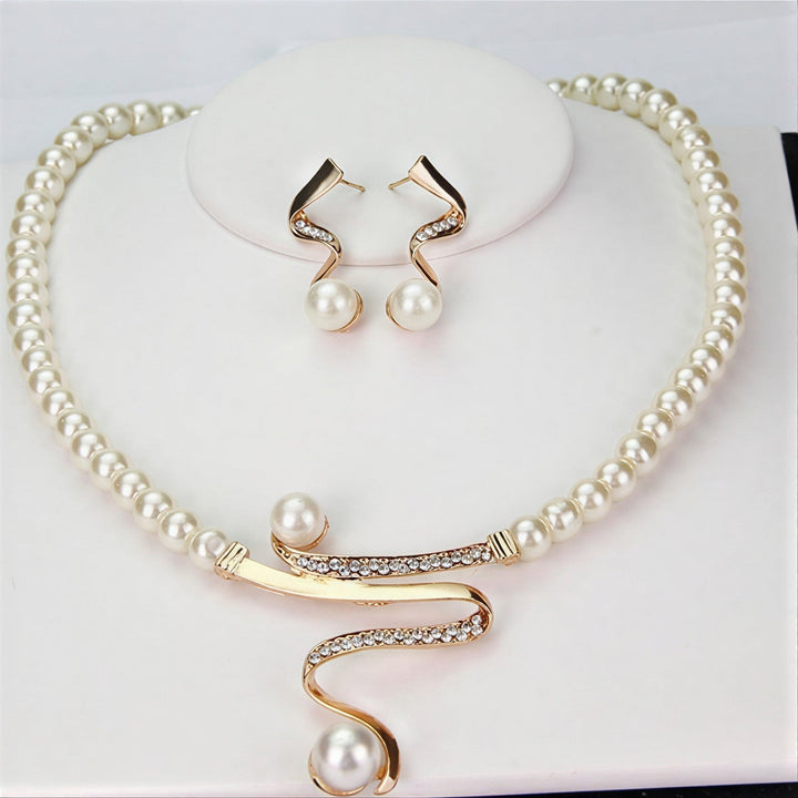 Elegant Jewelry Set with Pearls