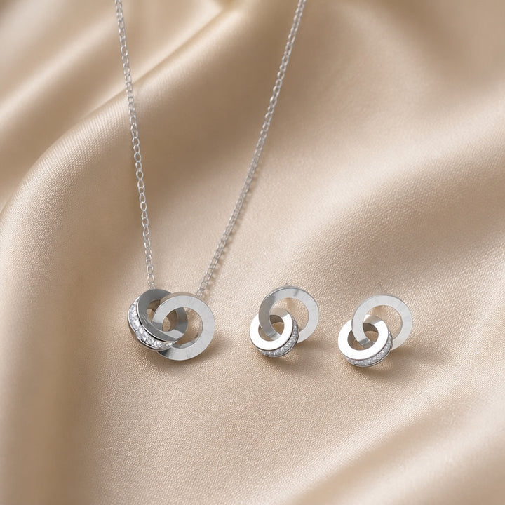 Endless Circle Pendant in White Gold