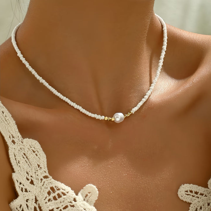 Minimal Necklace in Turquoise and Pearls