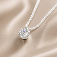 Elegant White Gold Necklace Featuring Zirconia