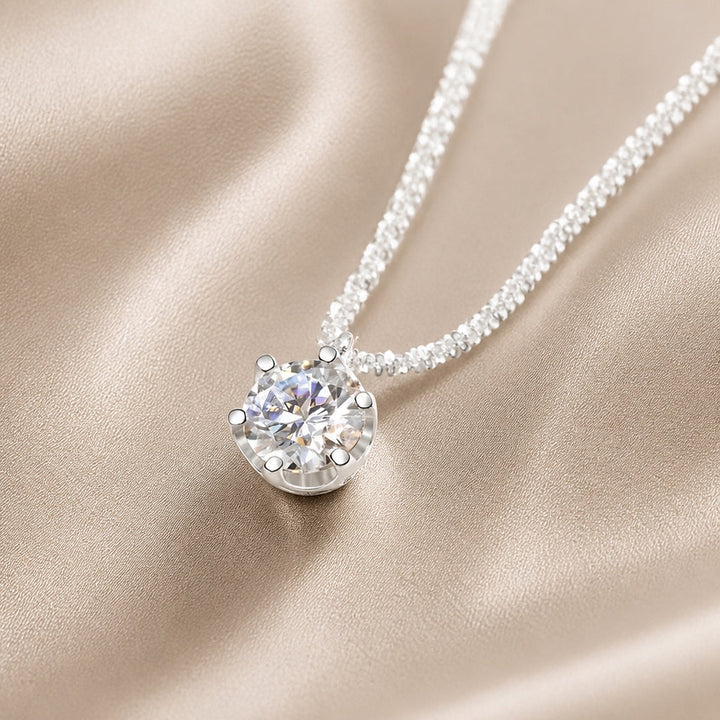 Elegant White Gold Necklace Featuring Zirconia