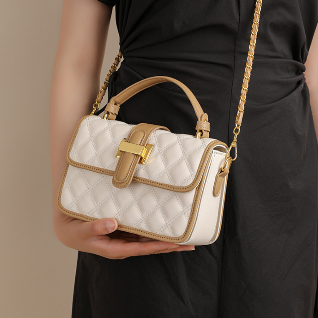 Briar Finch Tote Bag