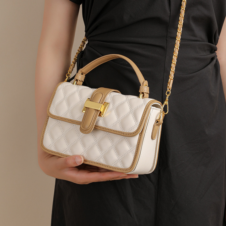 Briar Finch Tote Bag
