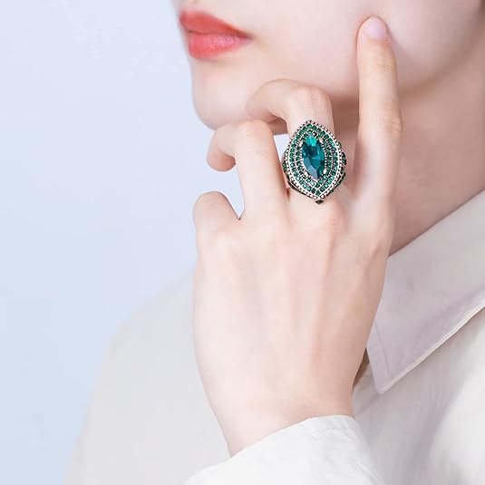 Magenta™ - Regent Ring in Emerald Gold