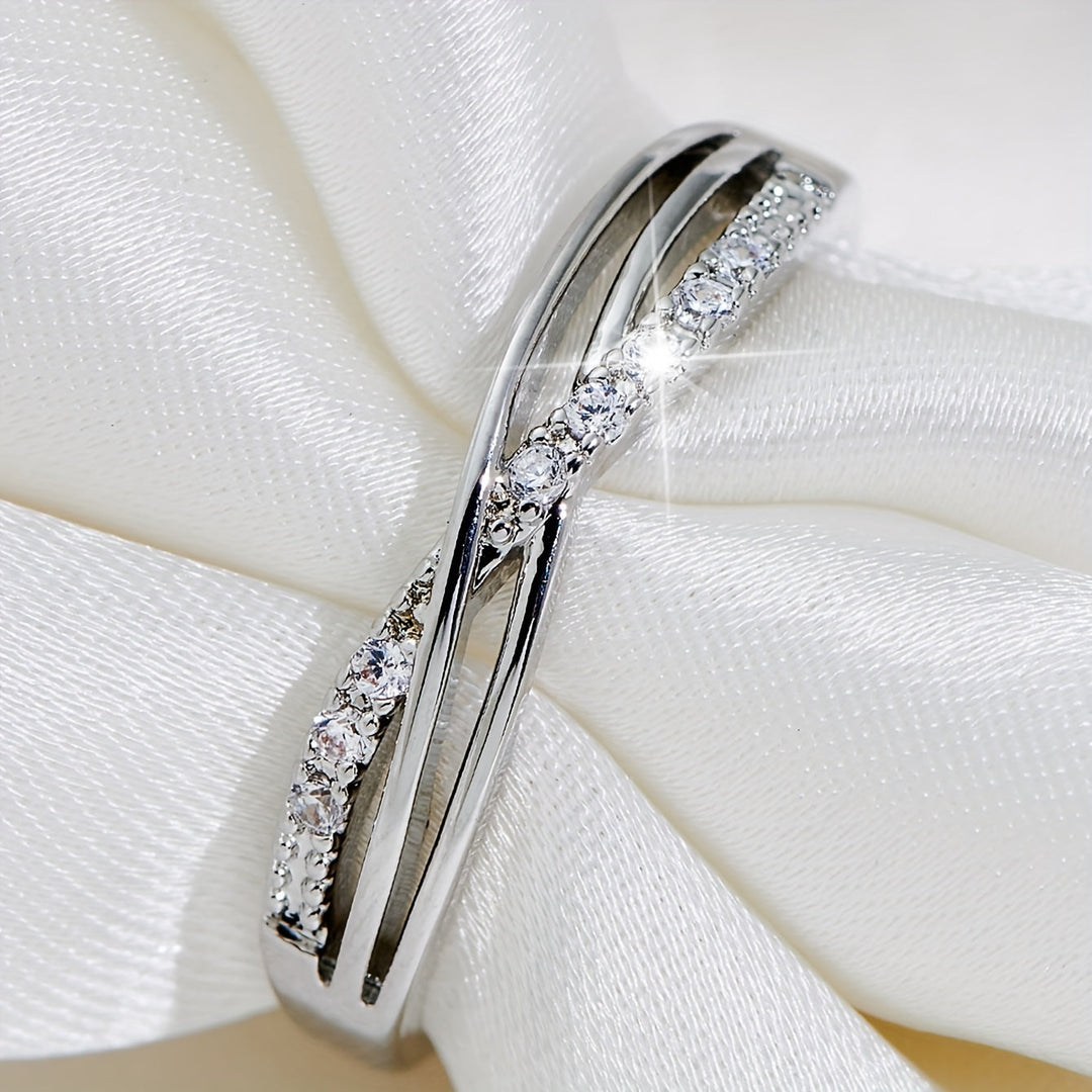 Commuter Ring with White Gold and Zirconia