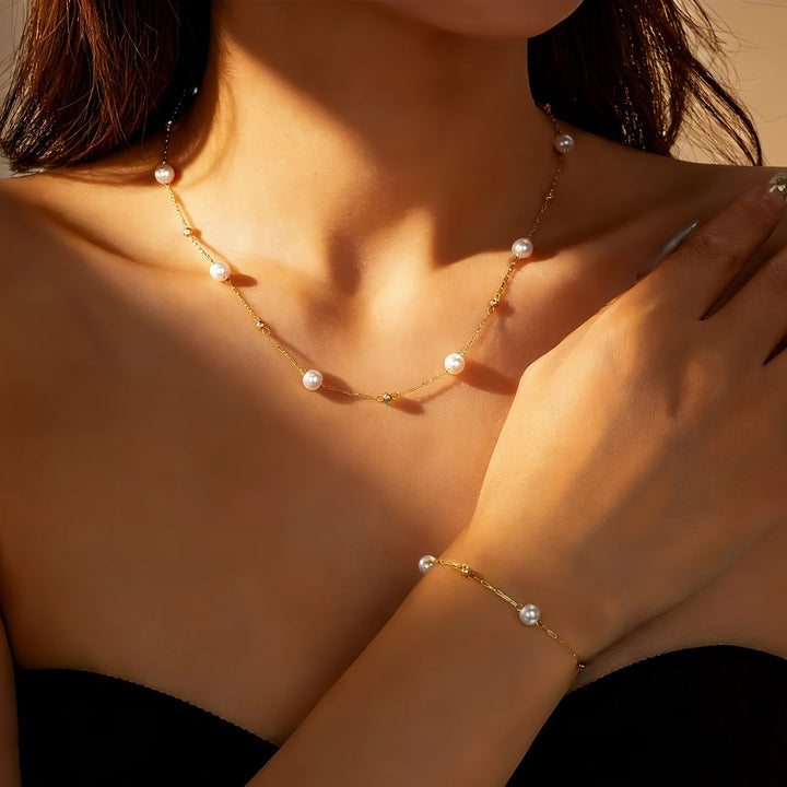 Set of Jewelry with Delicate Pearl Chain