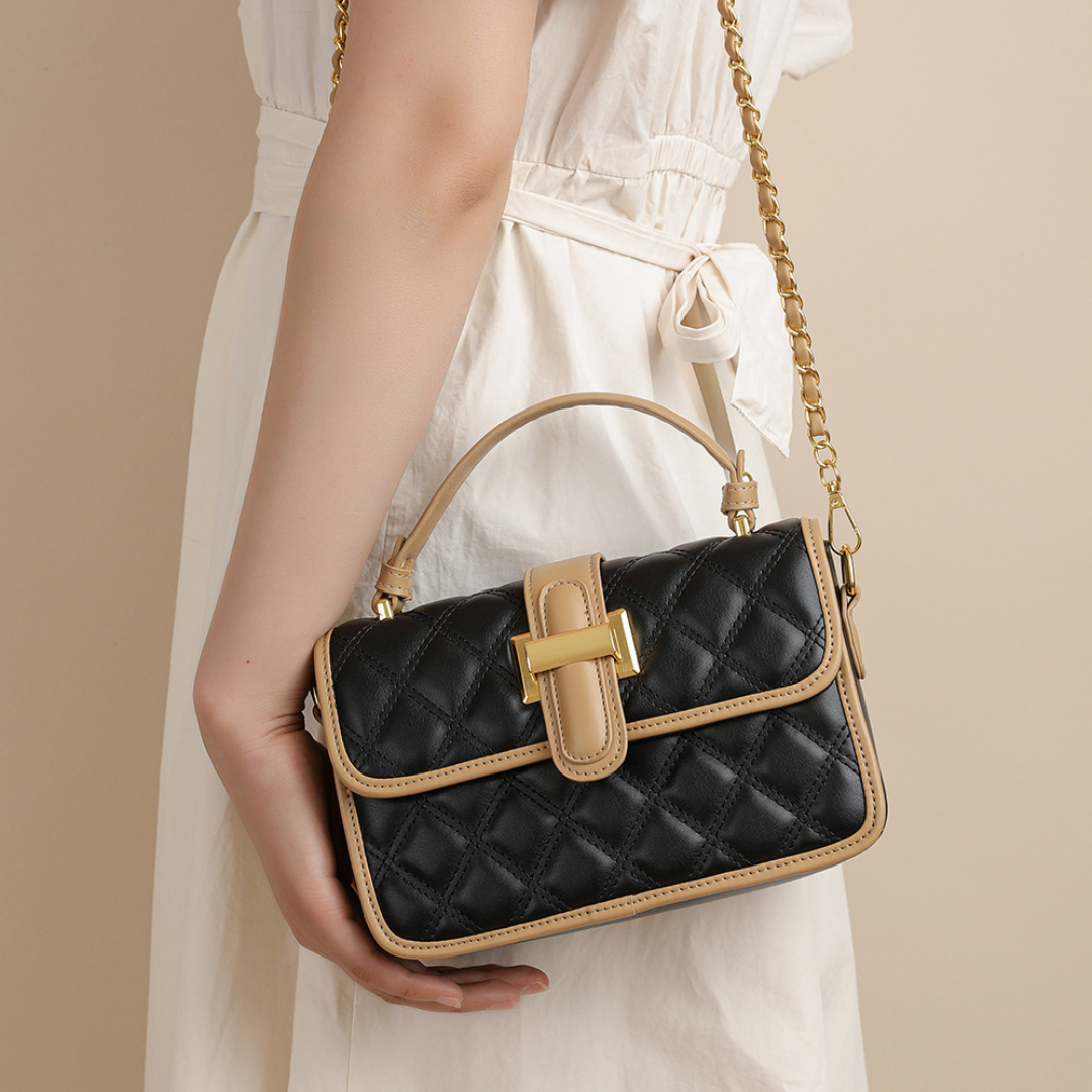 Briar Finch Tote Bag