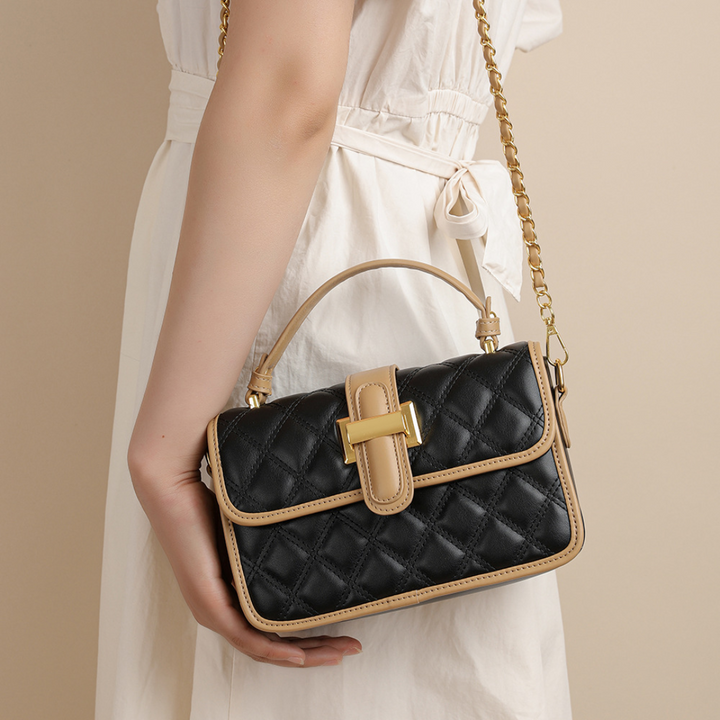 Briar Finch Tote Bag
