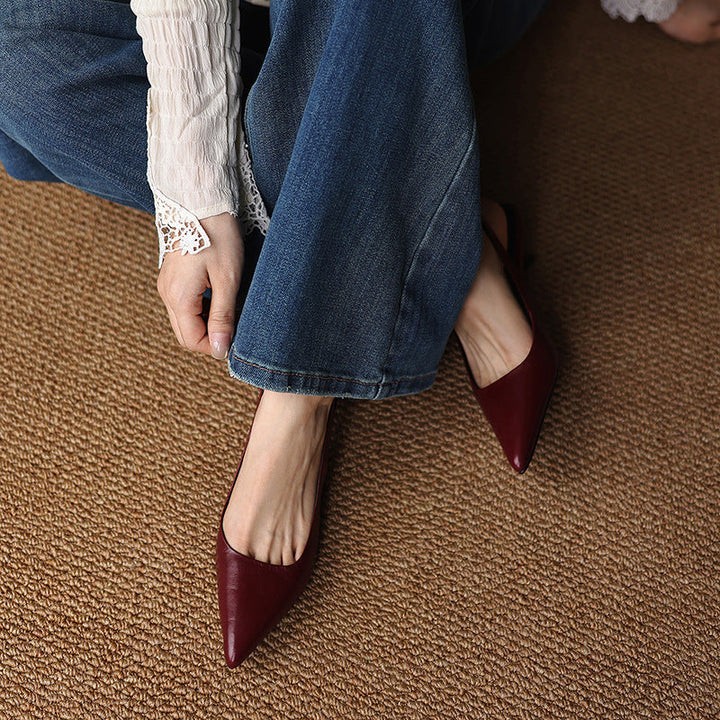 Pointed-toe detail of a lambskin slingback