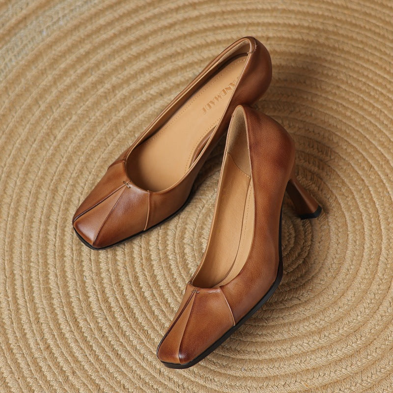 Carolyn pumps, cushioned interior detail