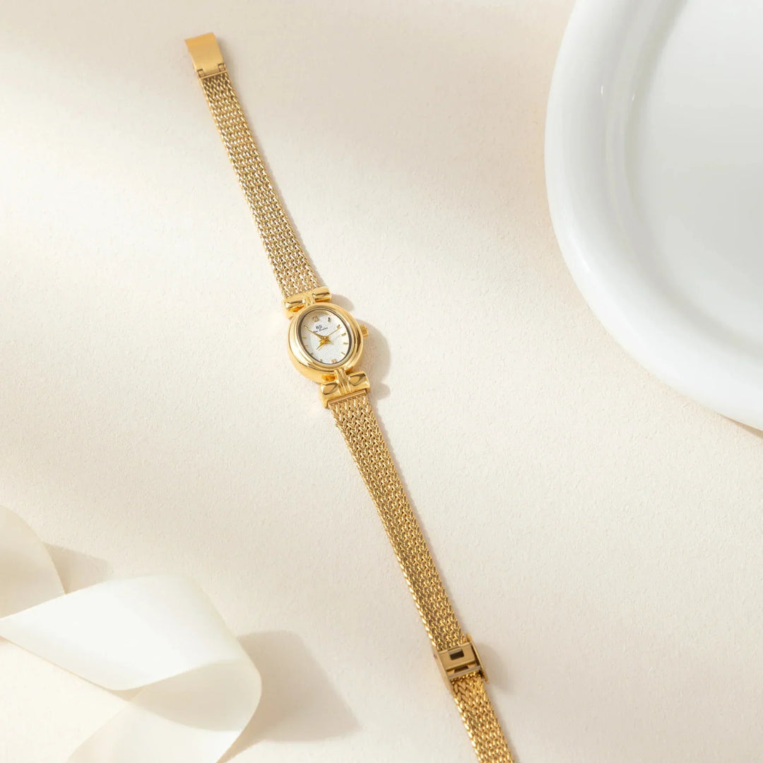 Amalie | Sleek Minimalist Timepiece