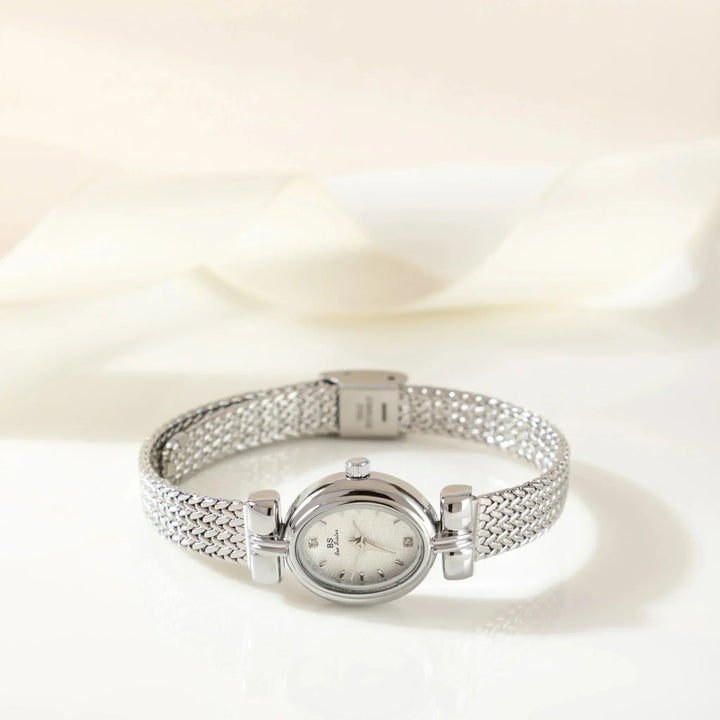 Amalie | Sleek Minimalist Timepiece
