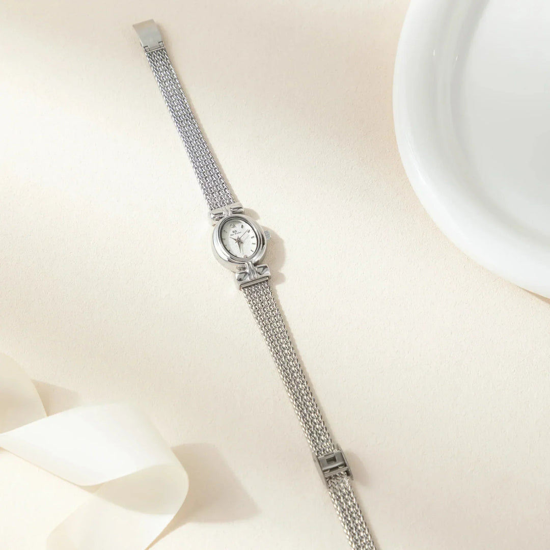 Amalie | Sleek Minimalist Timepiece