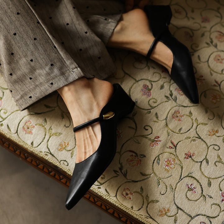 Genuine leather insole of a pointed mule