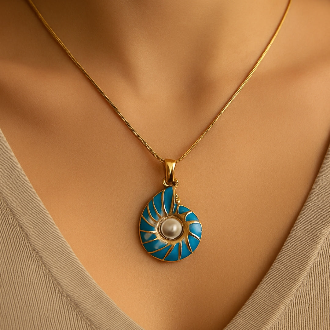 Shell Pearl Pendant Necklace