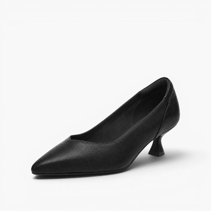 Sole and heel detail of Yvonne leather kitten-heel pumps