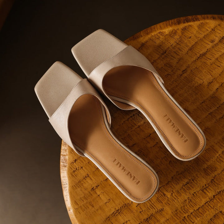 Sole and wedge detail of Bernadette leather mules