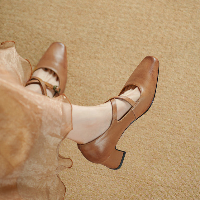 Deborah heels, detail of soft square toe