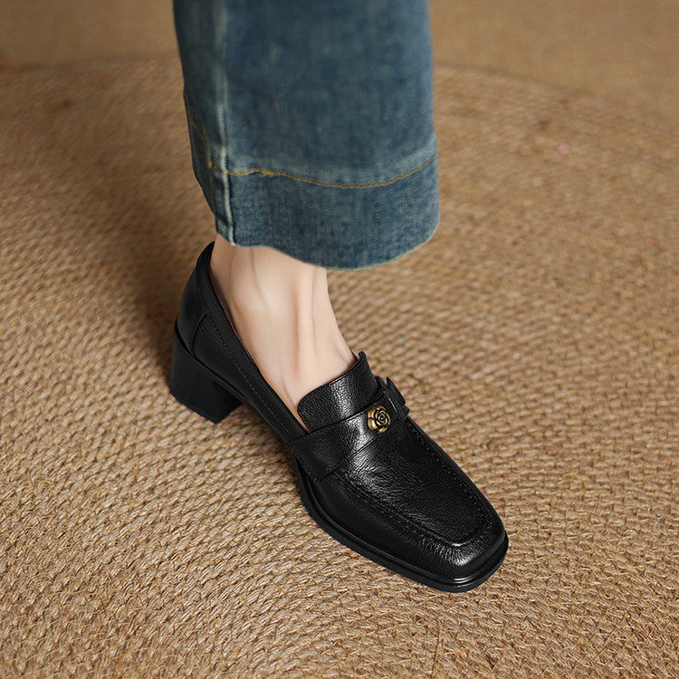 Sylvie loafer pumps, front view in Noir Black