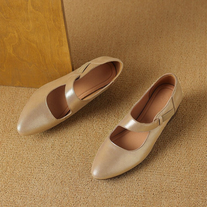 Suzanne wedges, detail of rounded toe