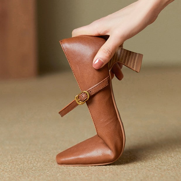 Patrice pumps, detail of cushioned cowhide insole