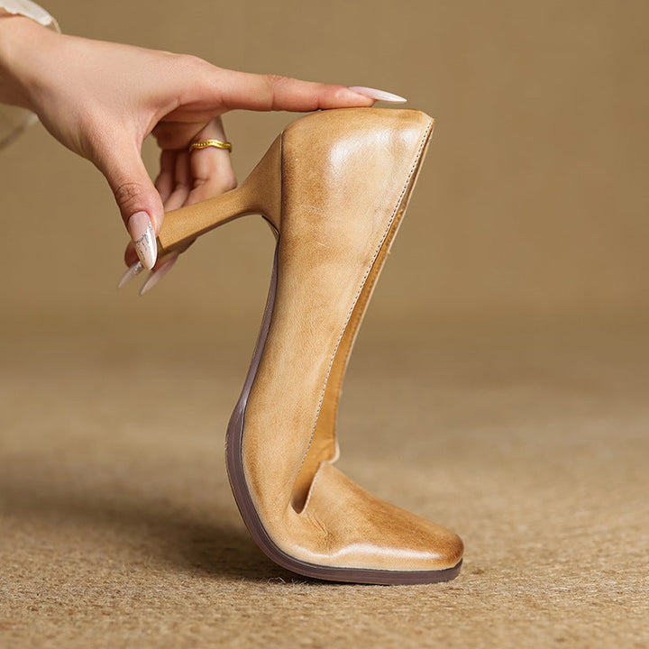 Lorena pumps, soft leather lining detail