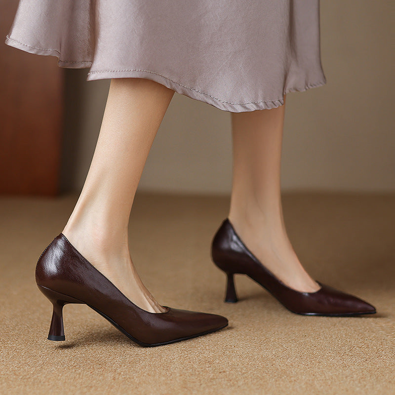 Bernice pumps, close-up of pointed toe