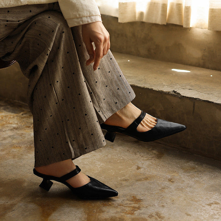 Sabine mules, close-up of elongated pointed toe