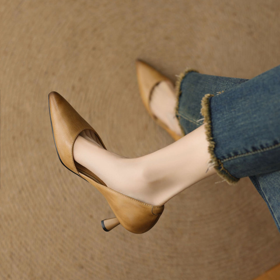Gretchen pumps, detail of sculpted mid heel
