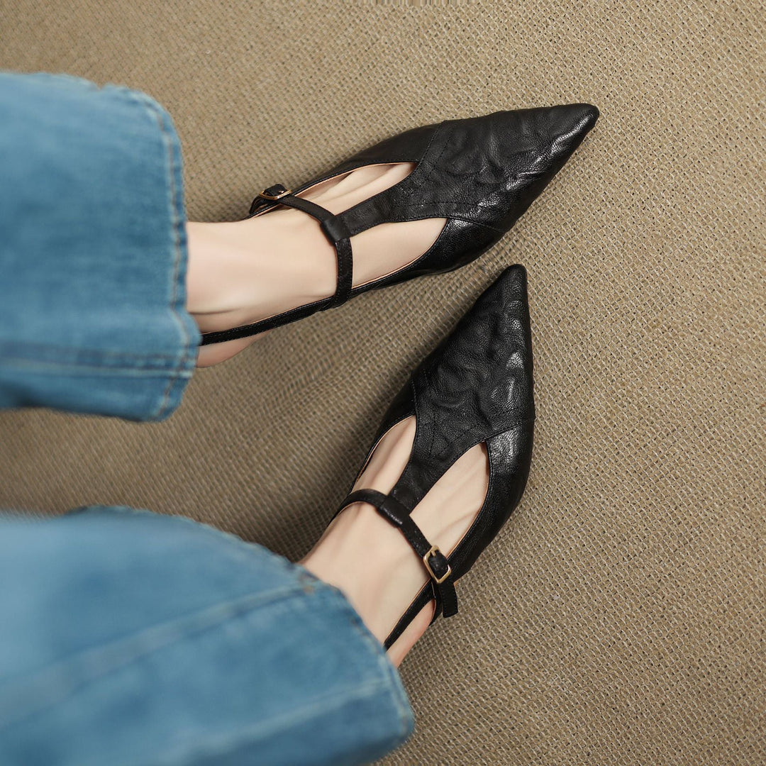 Estelle heels, close-up of sculpted pointed toe