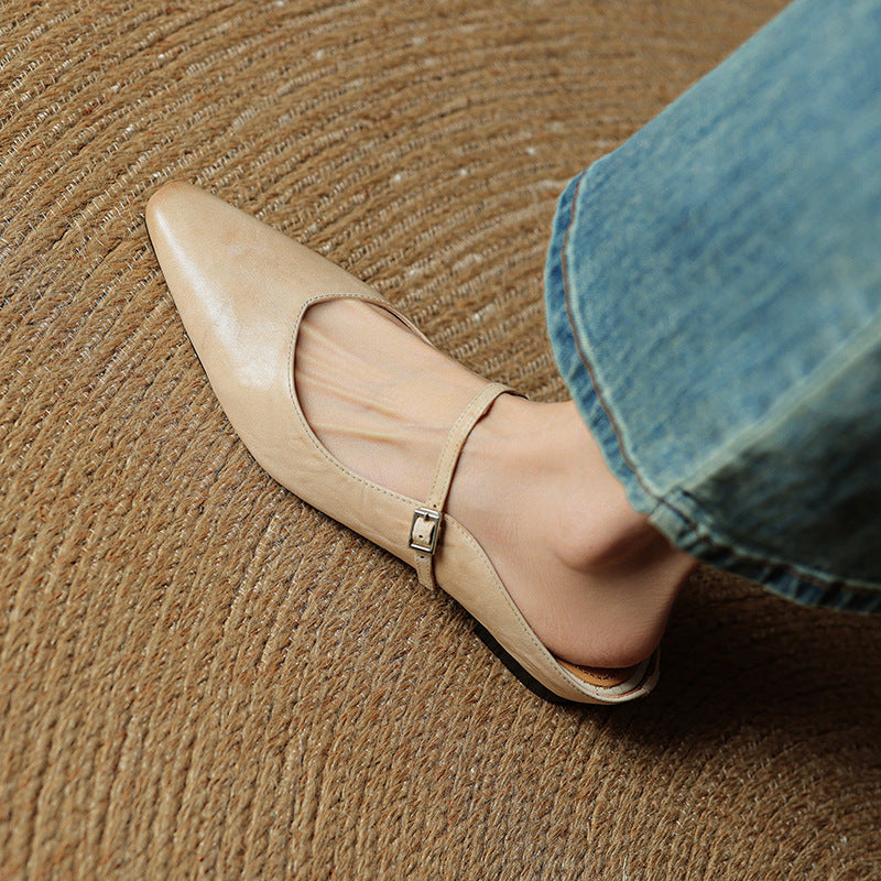 Rosalyn mules, close-up of soft round toe