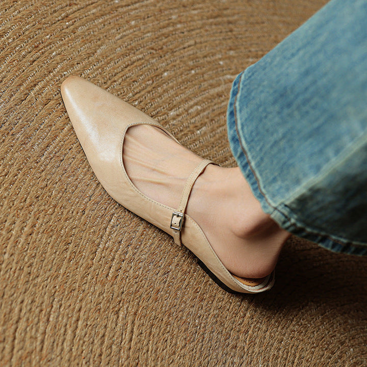 Rosalyn mules, close-up of soft round toe