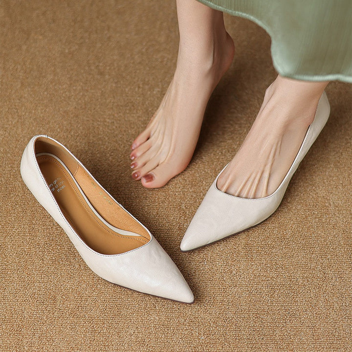 Sole and heel detail of Paloma lambskin pumps