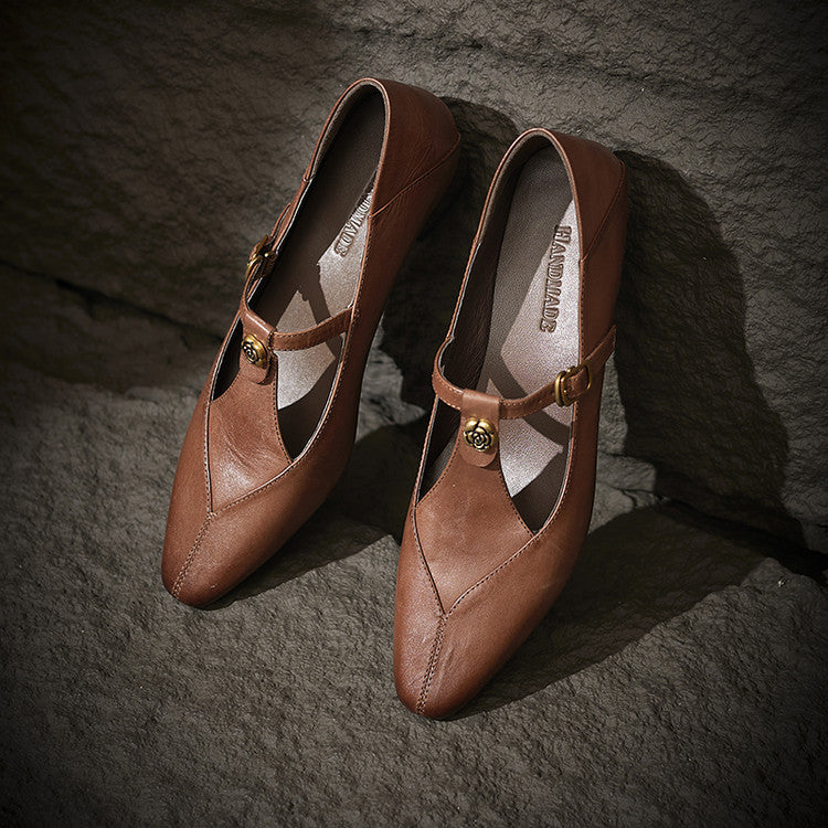 Corinne pumps, cushioned lambskin insole detail