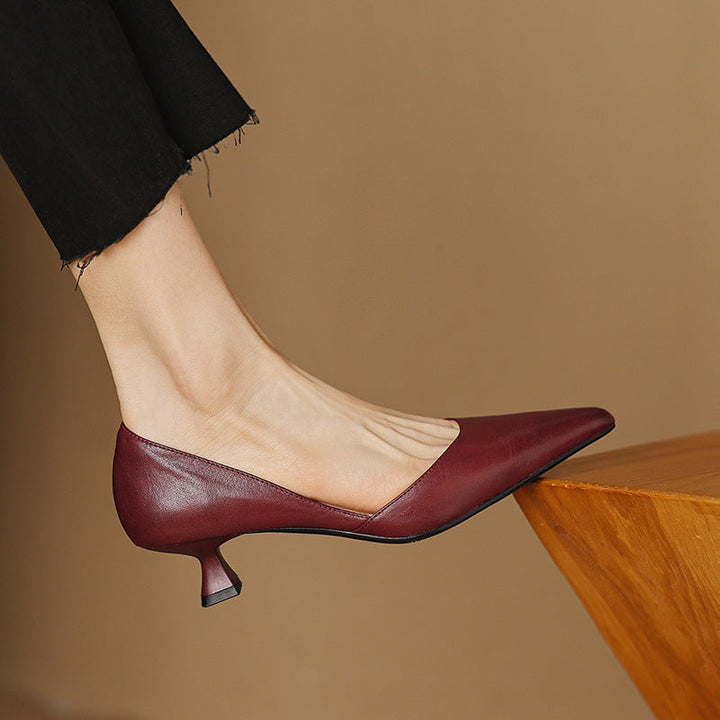 Soft leather lining detail of a pointed pump