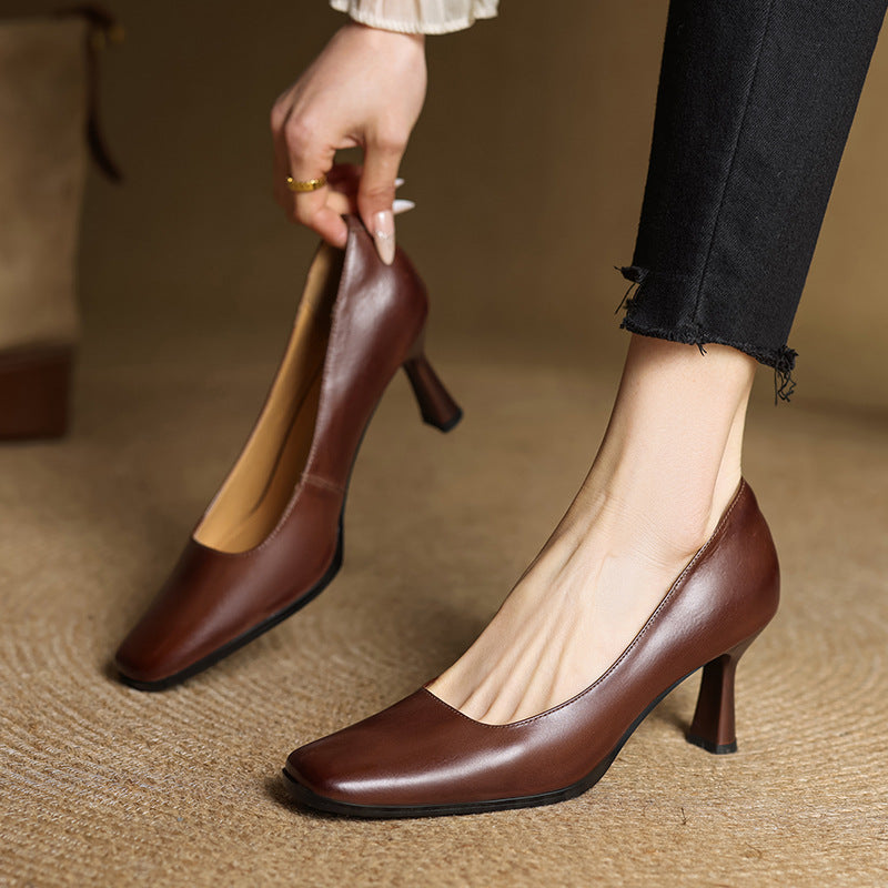 Noir Black Lorena pumps photographed from above