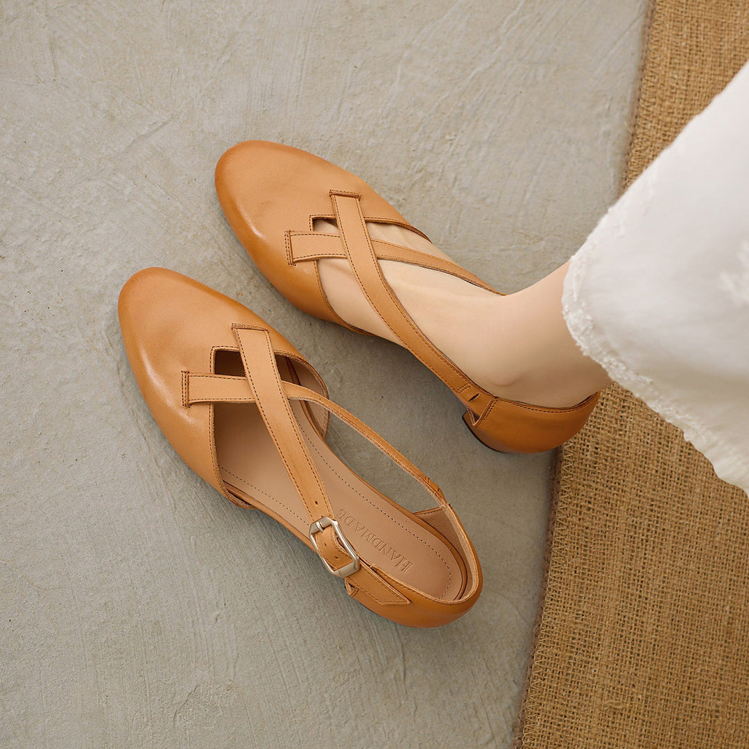 Carol heels, close-up of rounded closed toe