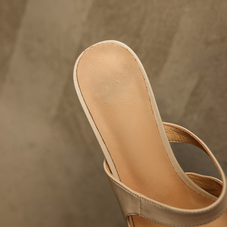 Sole and heel detail of Sabine leather heeled mules