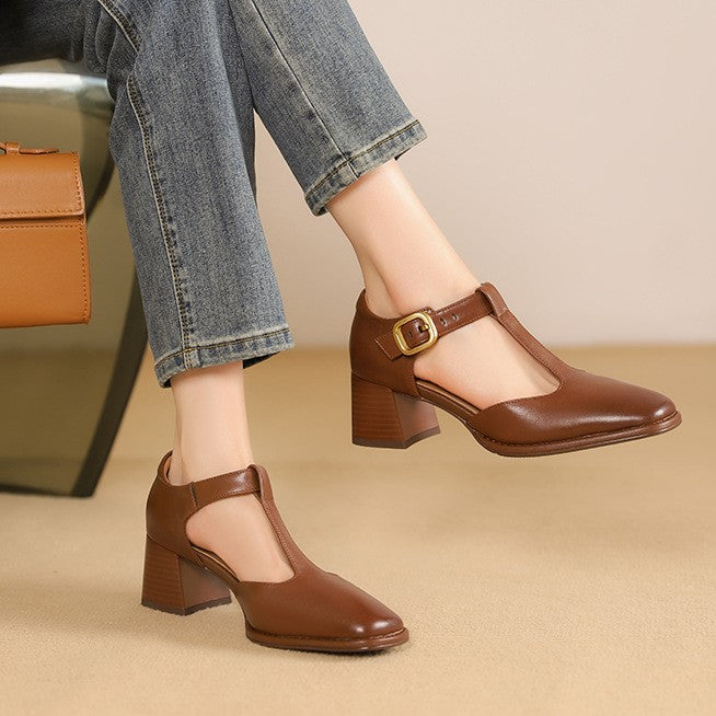Vera square-toe pumps, front view in Onyx Noir