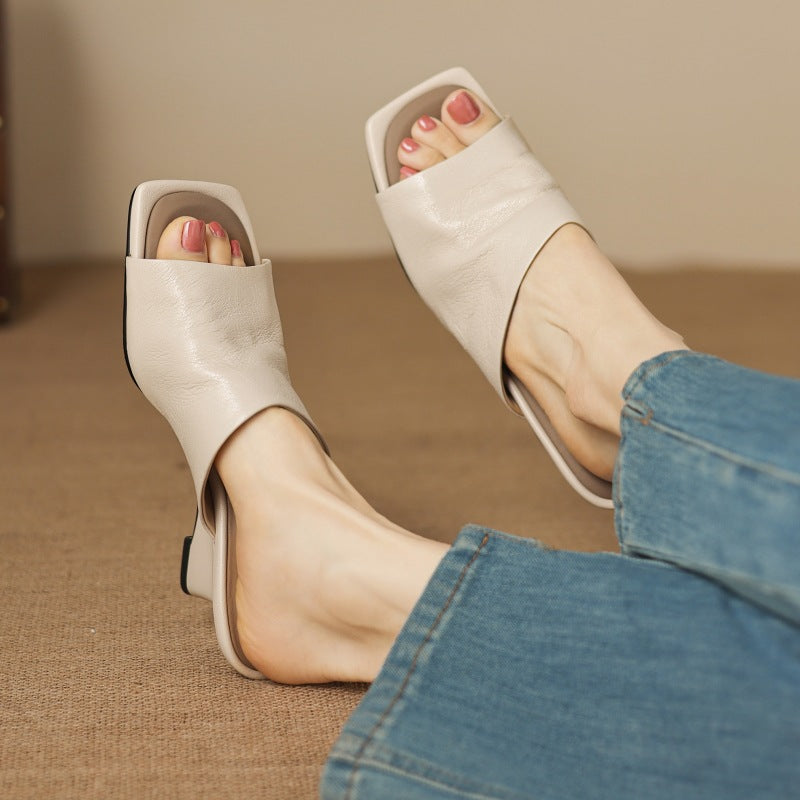 Gloria mules, close-up of square open toe