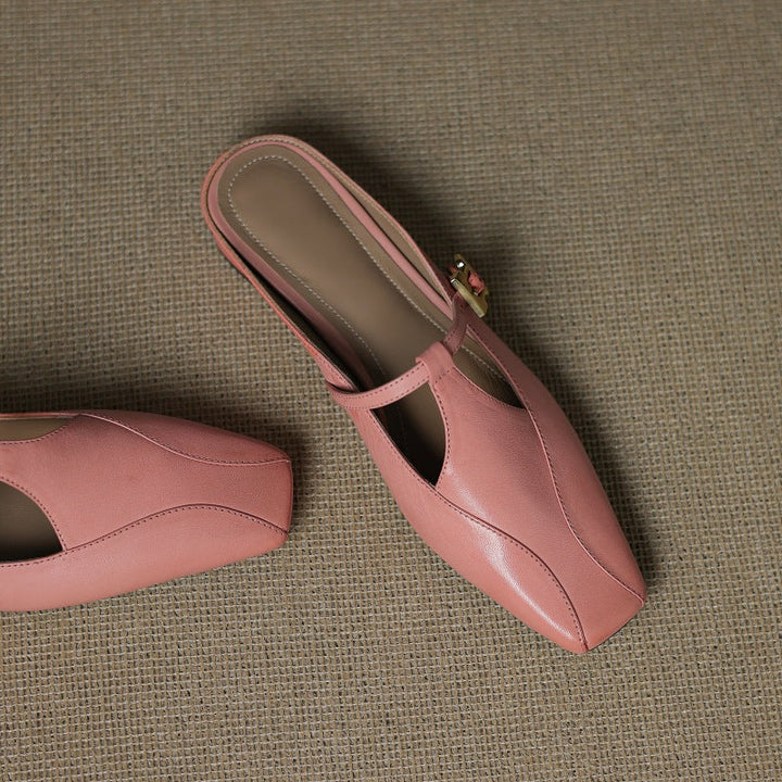 Sole and heel detail of Lydia leather mules