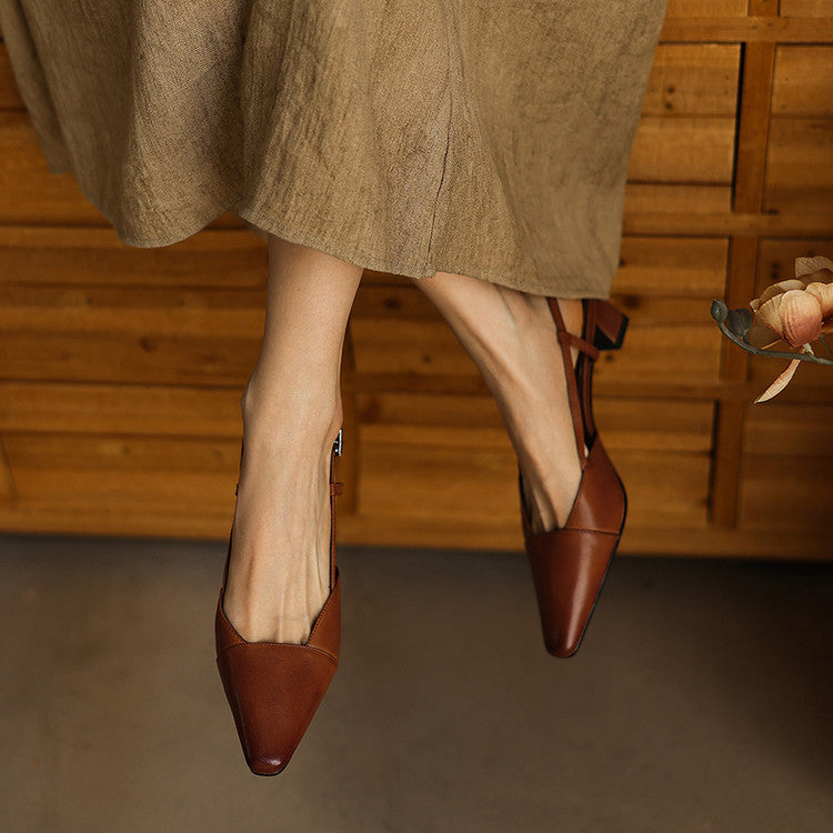 Cushioned leather insole of a slingback pump