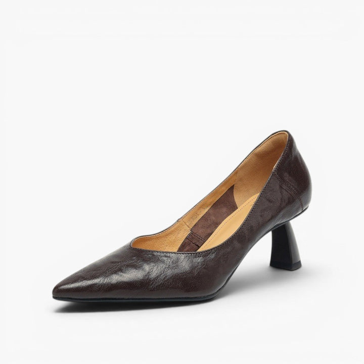 Sole and heel detail of Maureen lambskin pumps
