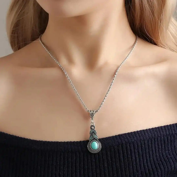 Priscilla™ - Vintage Set in Turquoise